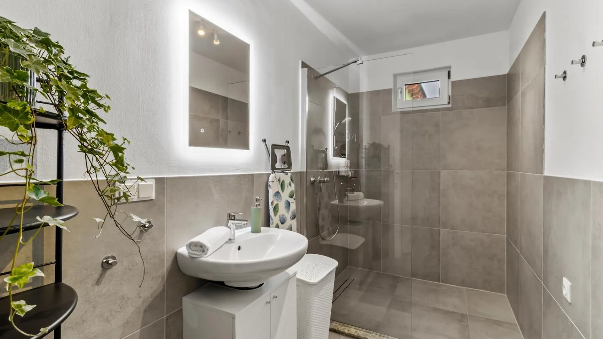 Noblenest Deluxe - Massage - Kaffee - Arbeitsplatz Apartment Vienna Austria