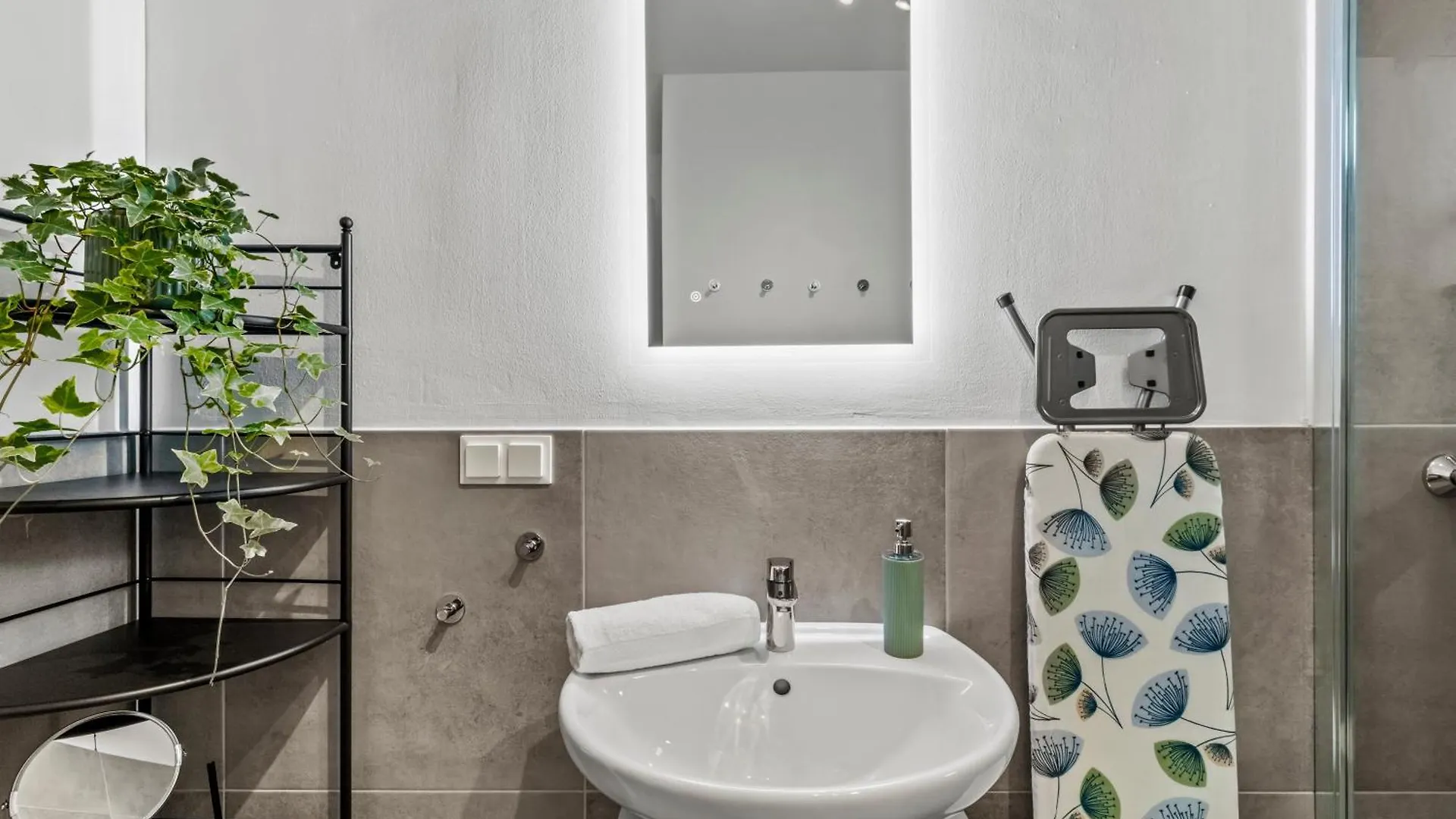Noblenest Deluxe - Massage - Kaffee - Arbeitsplatz Apartment Vienna 0*,  Austria